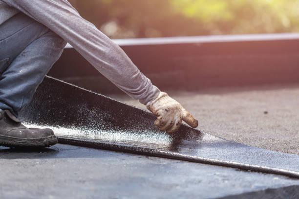 Professional Vapor Barrier Installation technician working in Greenville, MI
